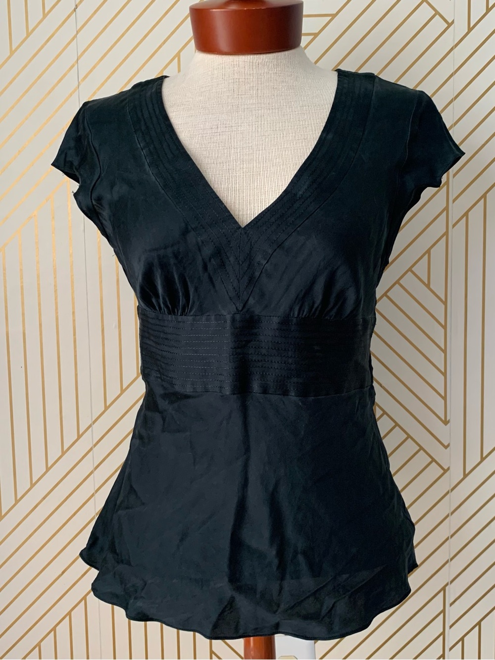 Express Black V-Neck Cap Sleeve Blouse